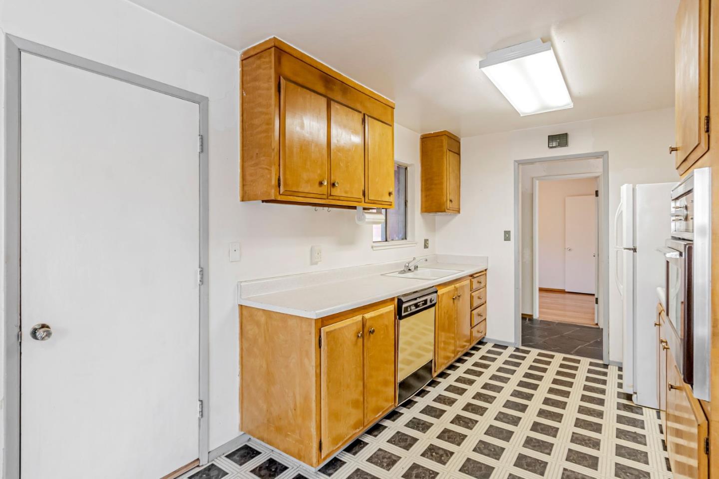 Detail Gallery Image 17 of 44 For 945 San Ramon Ct, Mountain View,  CA 94043 - 4 Beds | 2 Baths