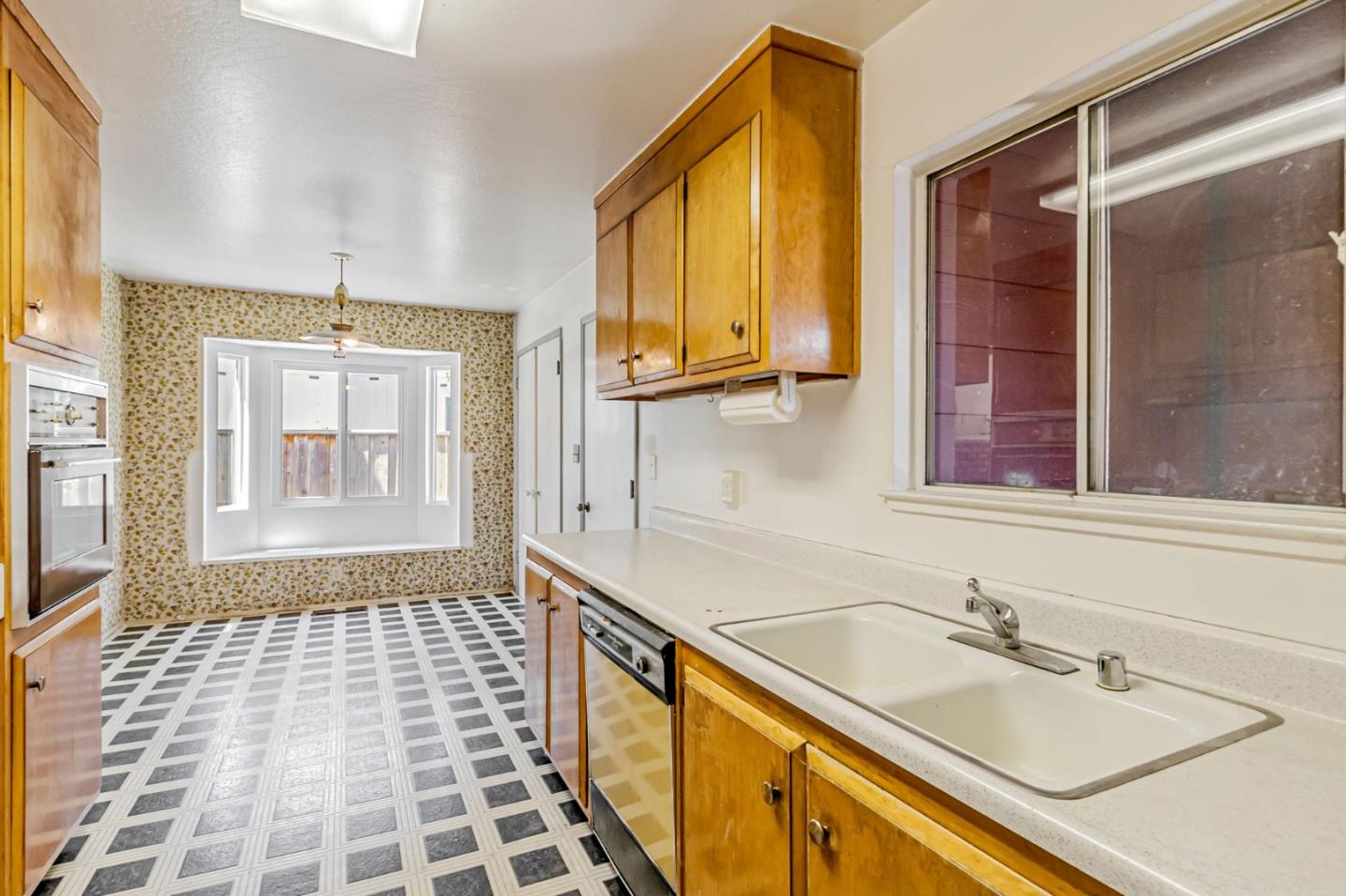 Detail Gallery Image 21 of 44 For 945 San Ramon Ct, Mountain View,  CA 94043 - 4 Beds | 2 Baths