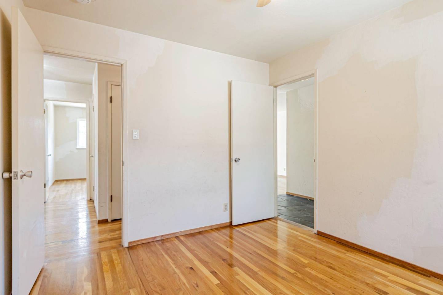 Detail Gallery Image 23 of 44 For 945 San Ramon Ct, Mountain View,  CA 94043 - 4 Beds | 2 Baths