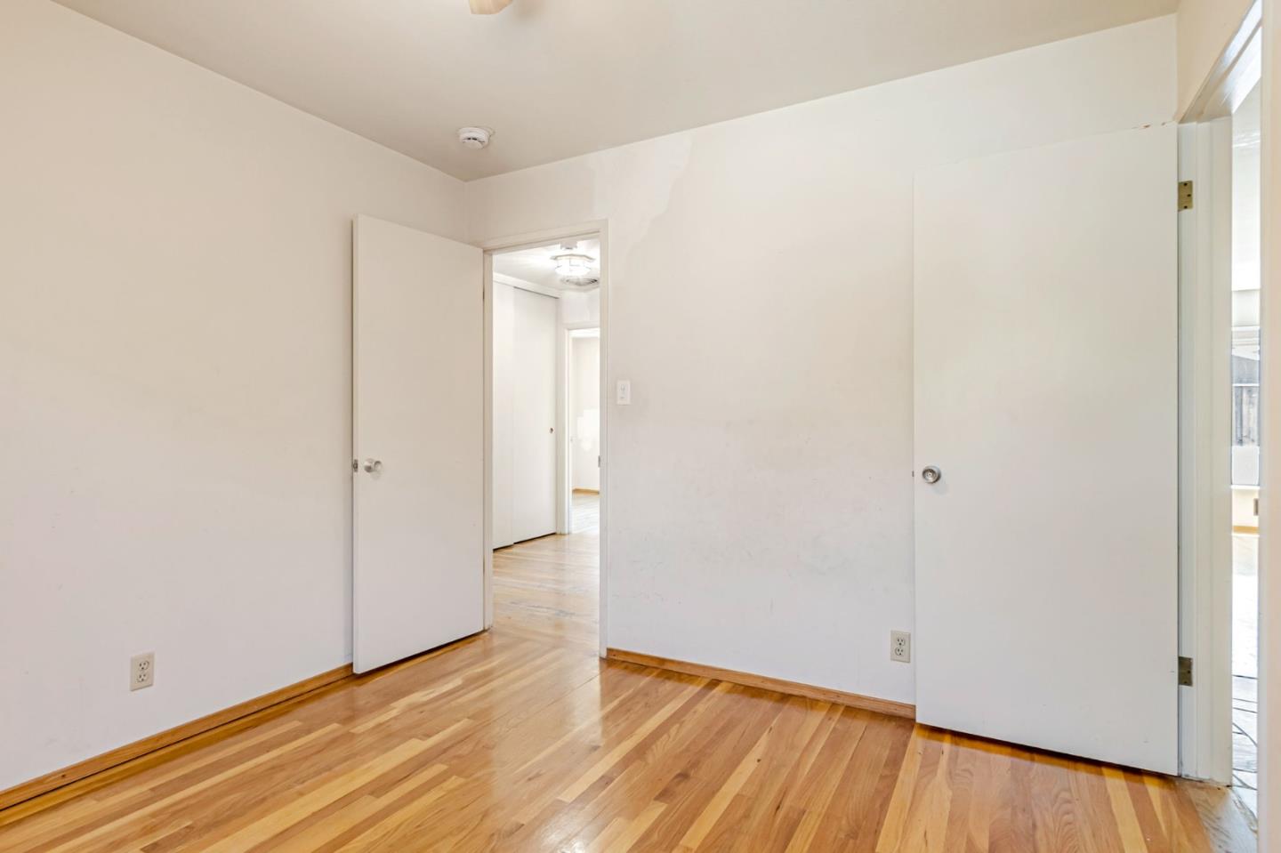 Detail Gallery Image 24 of 44 For 945 San Ramon Ct, Mountain View,  CA 94043 - 4 Beds | 2 Baths