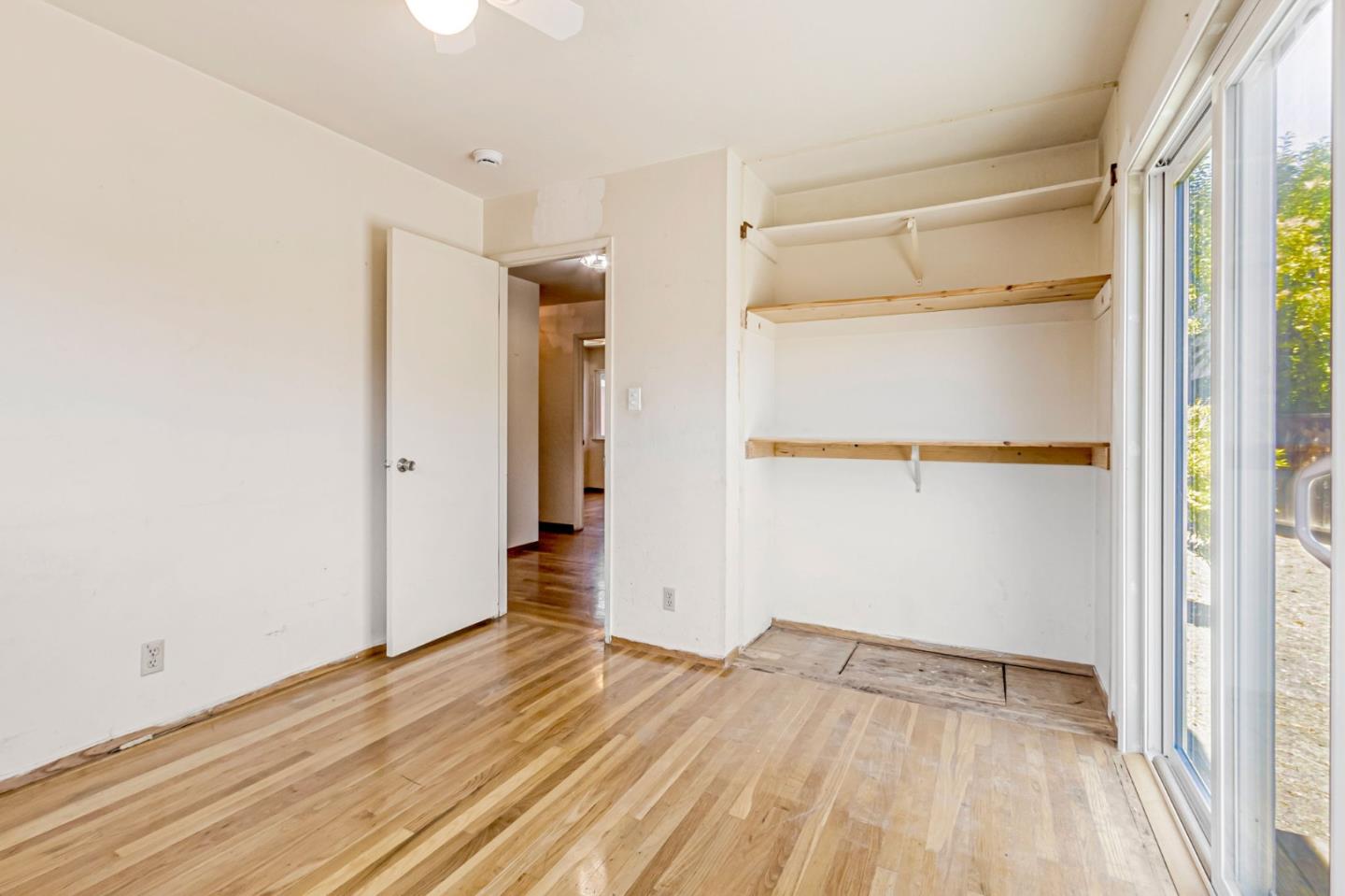 Detail Gallery Image 27 of 44 For 945 San Ramon Ct, Mountain View,  CA 94043 - 4 Beds | 2 Baths