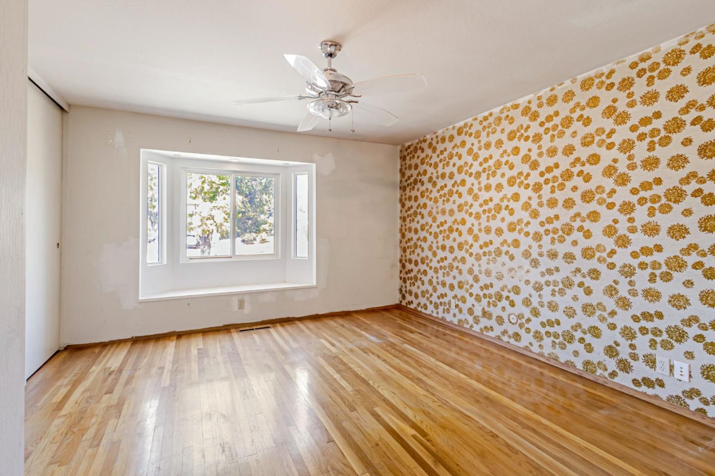 Detail Gallery Image 32 of 44 For 945 San Ramon Ct, Mountain View,  CA 94043 - 4 Beds | 2 Baths