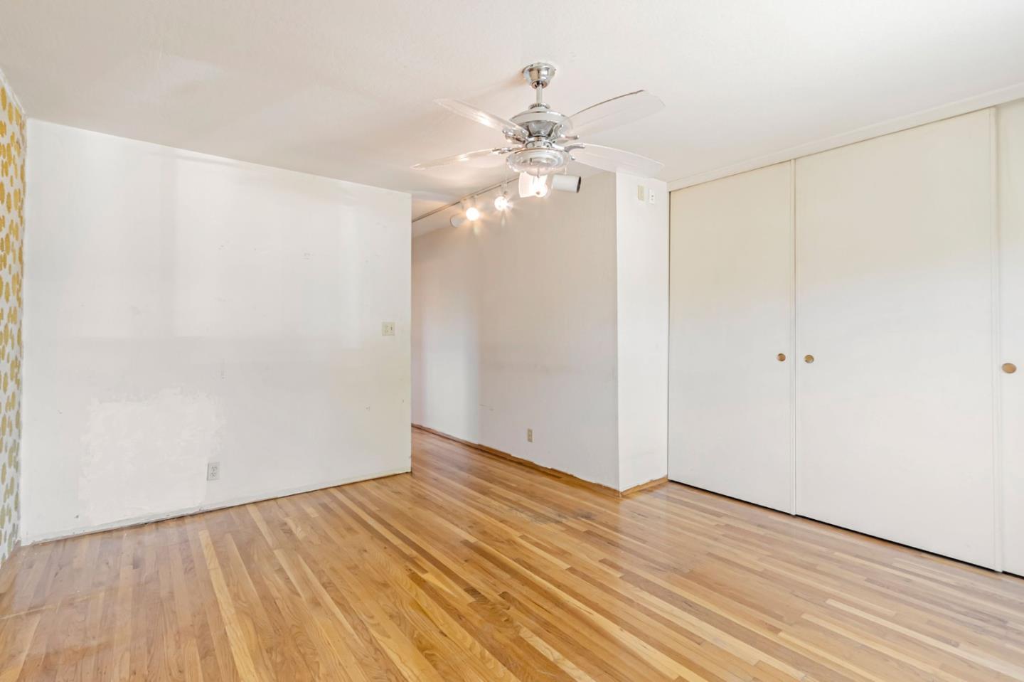 Detail Gallery Image 33 of 44 For 945 San Ramon Ct, Mountain View,  CA 94043 - 4 Beds | 2 Baths