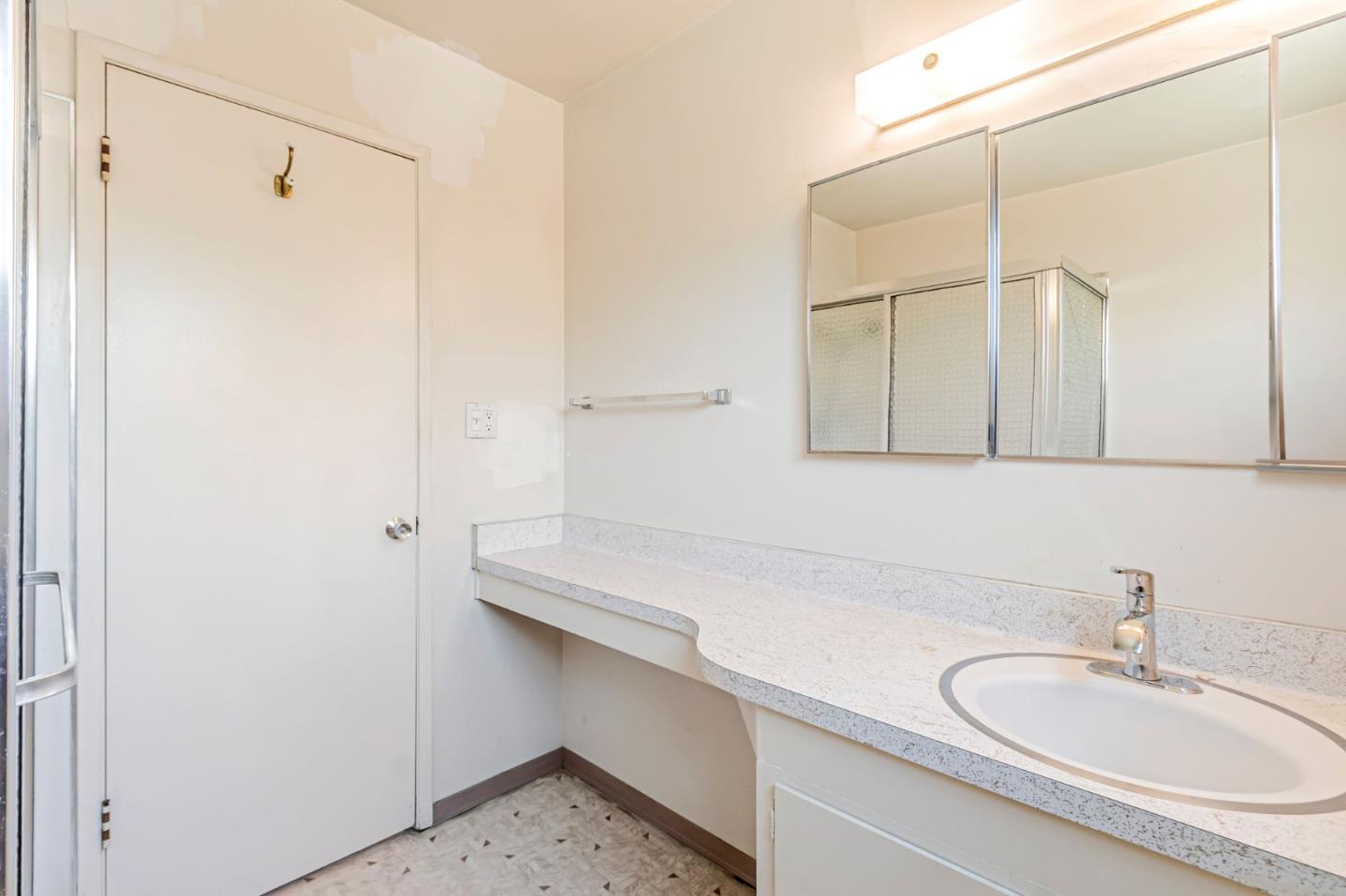 Detail Gallery Image 37 of 44 For 945 San Ramon Ct, Mountain View,  CA 94043 - 4 Beds | 2 Baths