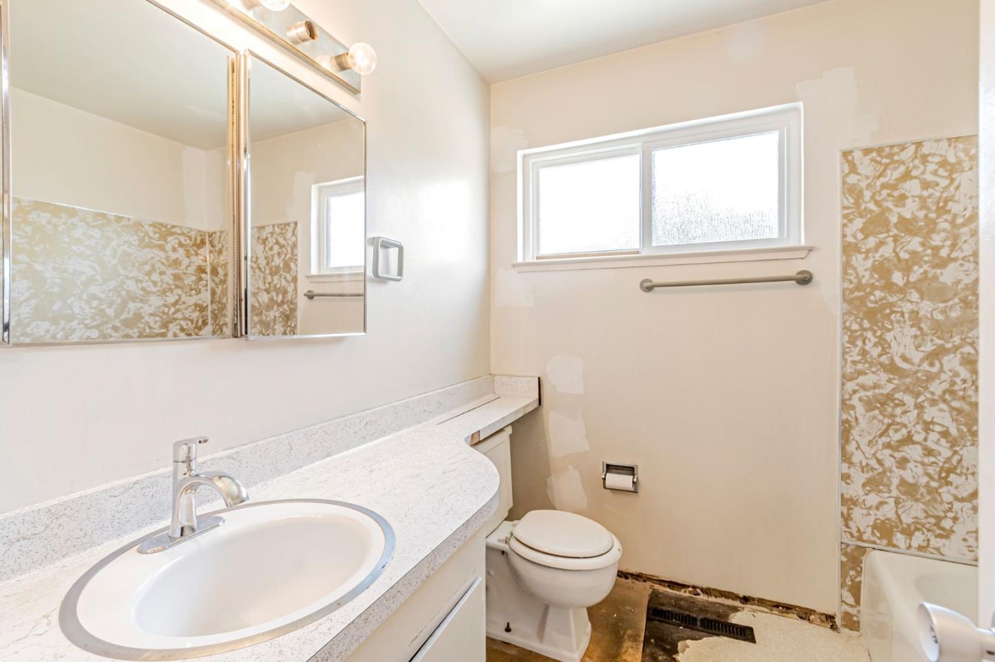 Detail Gallery Image 38 of 44 For 945 San Ramon Ct, Mountain View,  CA 94043 - 4 Beds | 2 Baths