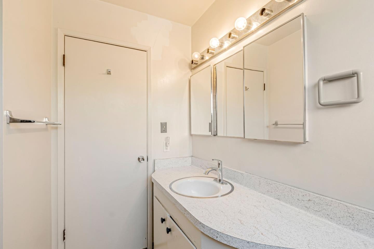 Detail Gallery Image 40 of 44 For 945 San Ramon Ct, Mountain View,  CA 94043 - 4 Beds | 2 Baths