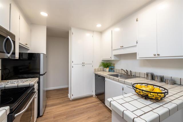 Detail Gallery Image 6 of 20 For 1730 Halford Dr #355,  Santa Clara,  CA 95051 - 1 Beds | 1 Baths