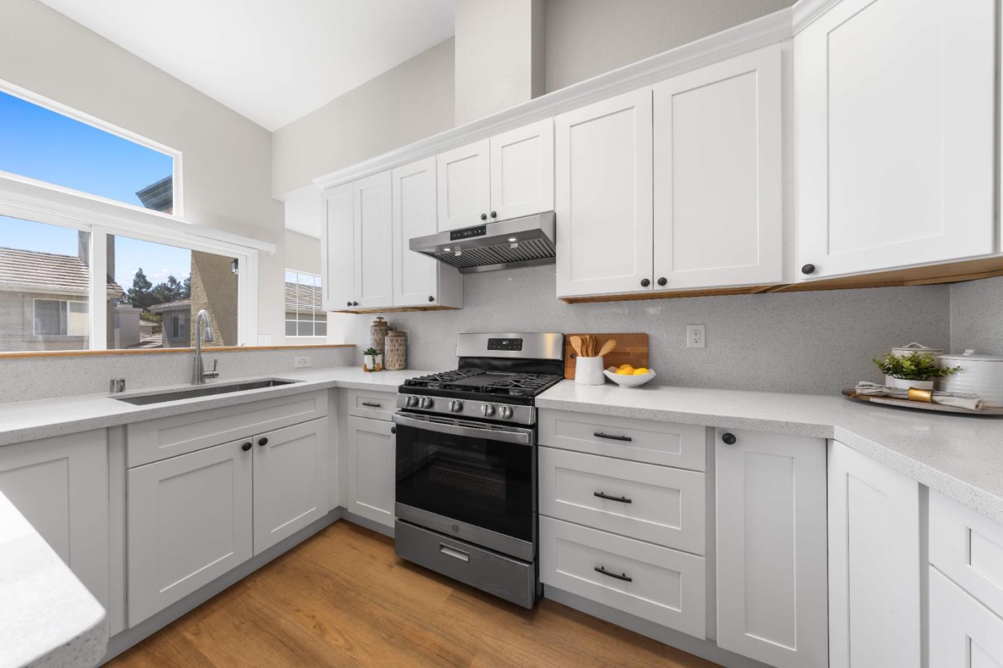 Detail Gallery Image 8 of 37 For 4091 Nice Ct, Pleasanton,  CA 94588 - 2 Beds | 2 Baths