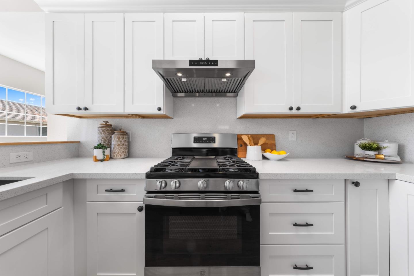 Detail Gallery Image 9 of 37 For 4091 Nice Ct, Pleasanton,  CA 94588 - 2 Beds | 2 Baths