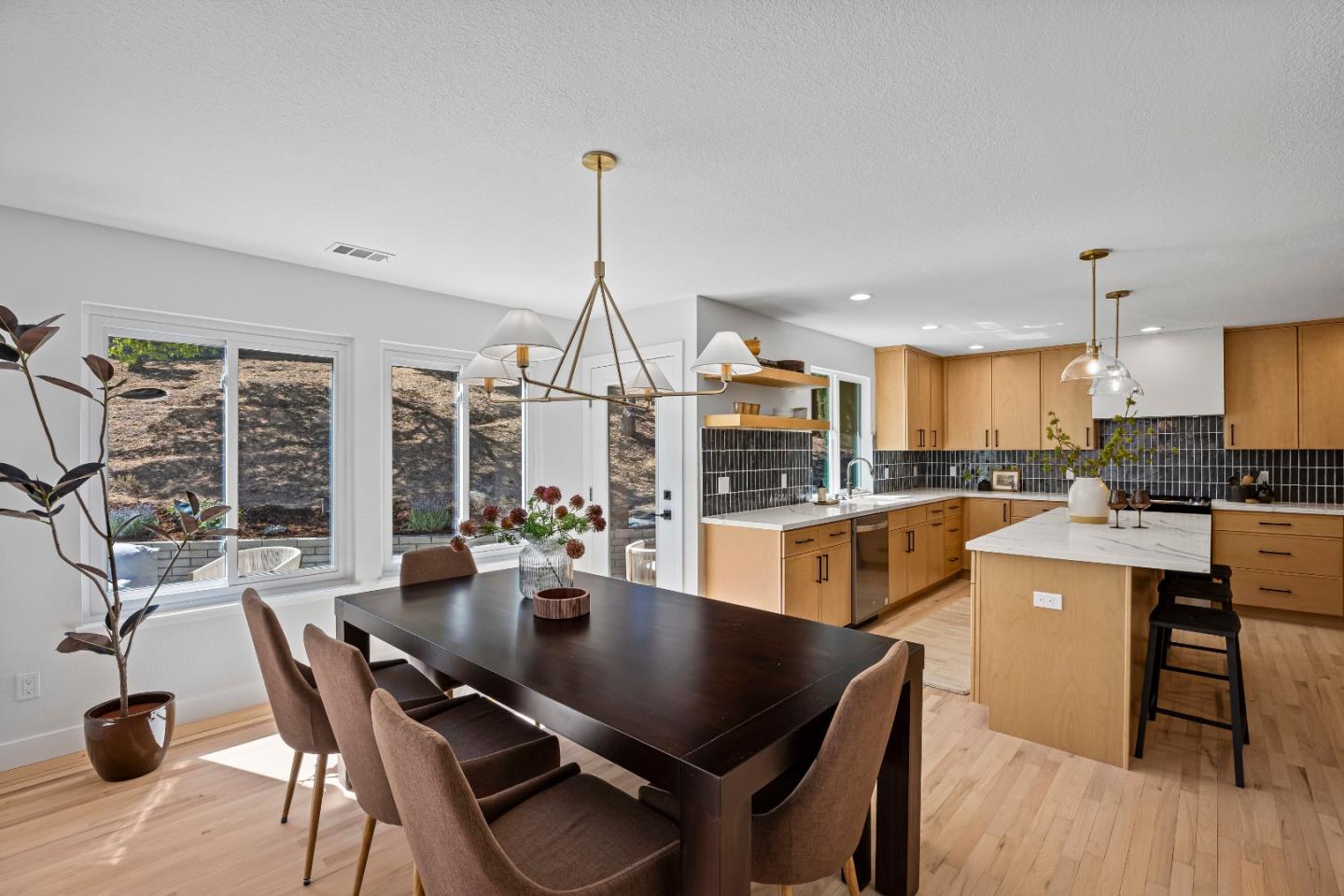 Detail Gallery Image 21 of 75 For 1403 Welburn Ave, Gilroy,  CA 95020 - 4 Beds | 3 Baths