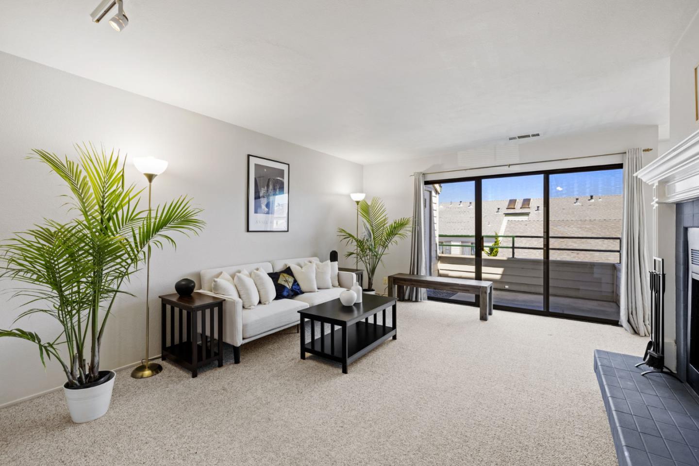 Detail Gallery Image 2 of 33 For 43 Appian Way #B,  South San Francisco,  CA 94080 - 2 Beds | 2/1 Baths