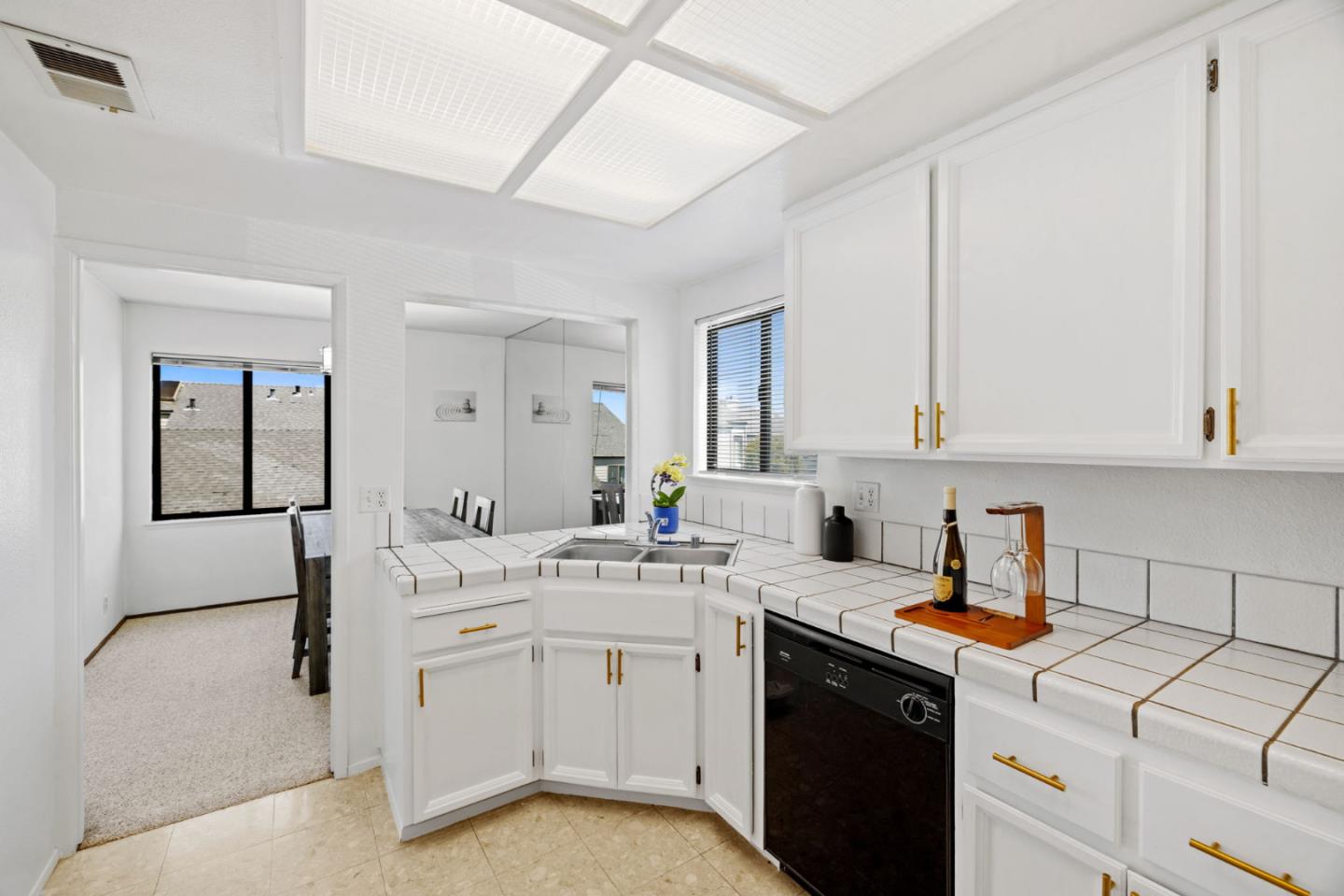 Detail Gallery Image 26 of 33 For 43 Appian Way #B,  South San Francisco,  CA 94080 - 2 Beds | 2/1 Baths