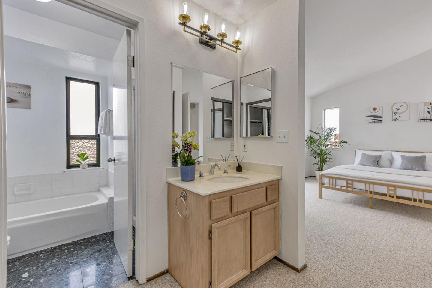 Detail Gallery Image 9 of 33 For 43 Appian Way #B,  South San Francisco,  CA 94080 - 2 Beds | 2/1 Baths