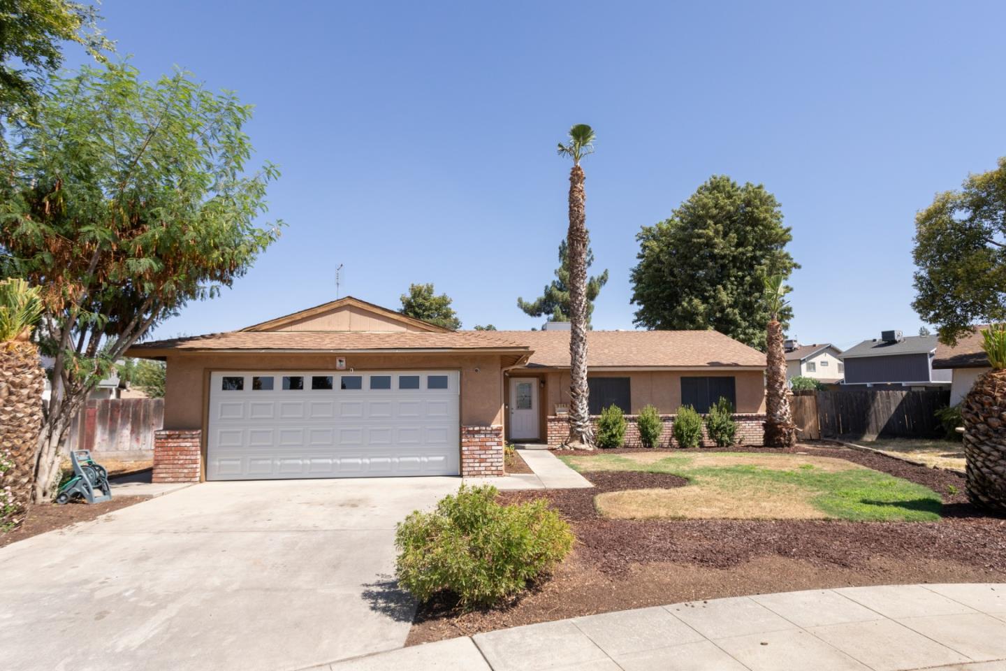 Detail Gallery Image 2 of 35 For 3143 Cindy Ave, Clovis,  CA 93612 - 3 Beds | 2 Baths