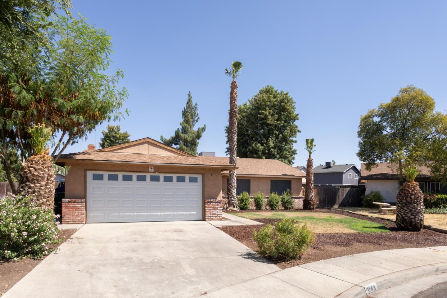 Detail Gallery Image 4 of 35 For 3143 Cindy Ave, Clovis,  CA 93612 - 3 Beds | 2 Baths