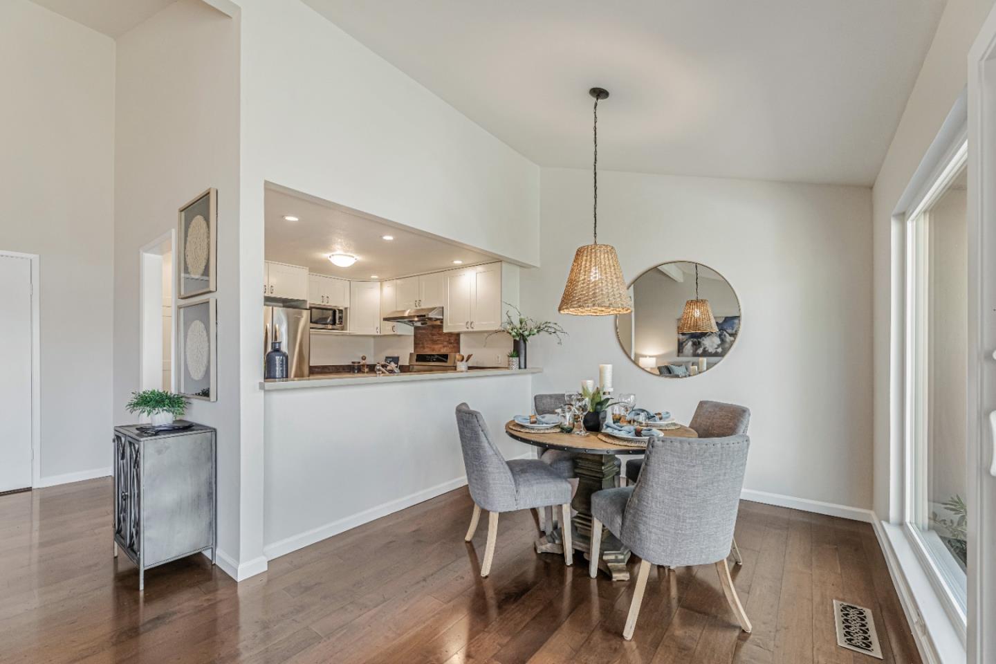 Detail Gallery Image 10 of 49 For 1415 Millich Ct, San Jose,  CA 95117 - 2 Beds | 2 Baths