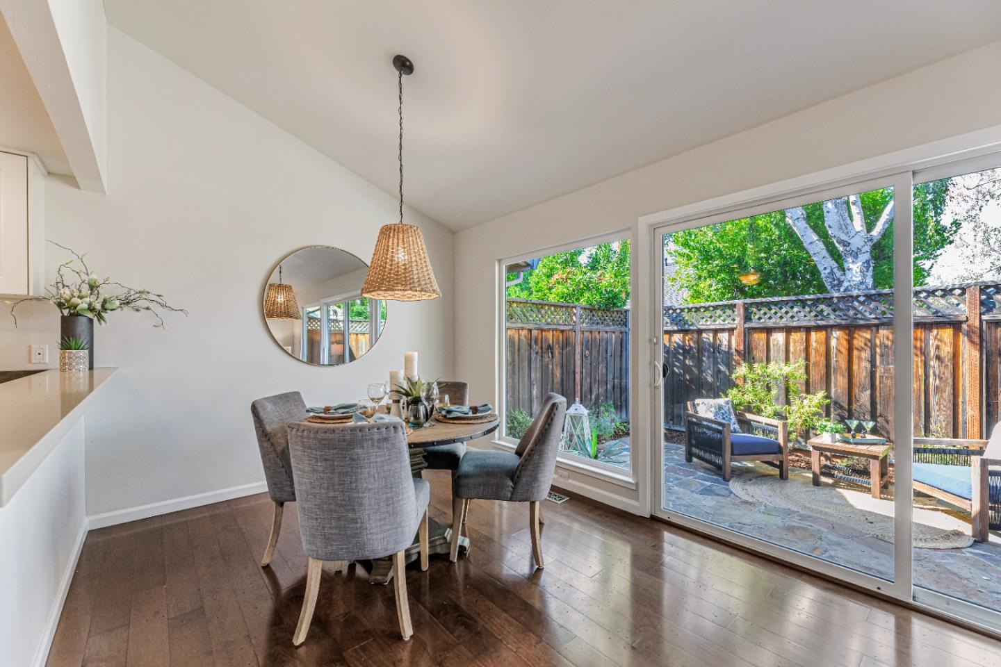 Detail Gallery Image 11 of 49 For 1415 Millich Ct, San Jose,  CA 95117 - 2 Beds | 2 Baths