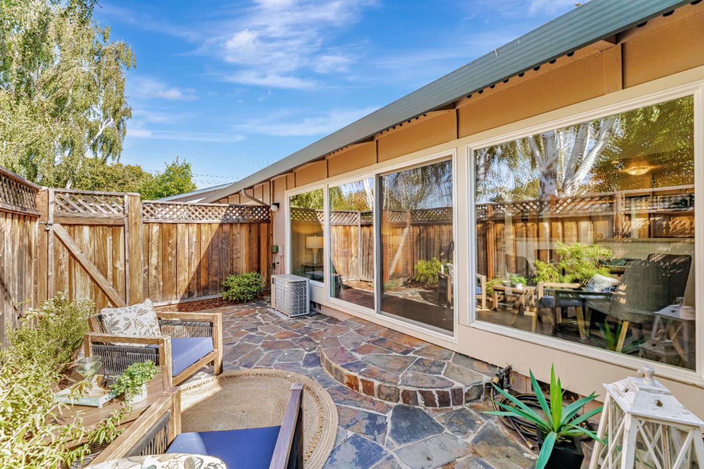 Detail Gallery Image 18 of 49 For 1415 Millich Ct, San Jose,  CA 95117 - 2 Beds | 2 Baths