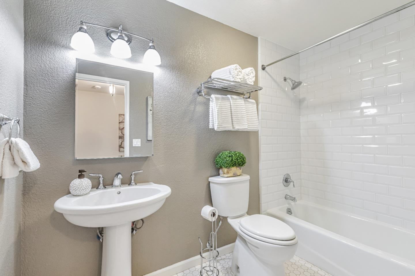 Detail Gallery Image 33 of 49 For 1415 Millich Ct, San Jose,  CA 95117 - 2 Beds | 2 Baths