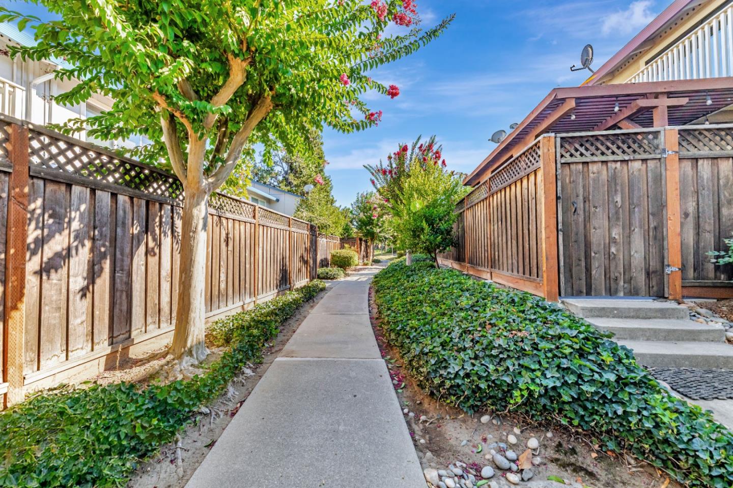 Detail Gallery Image 38 of 49 For 1415 Millich Ct, San Jose,  CA 95117 - 2 Beds | 2 Baths