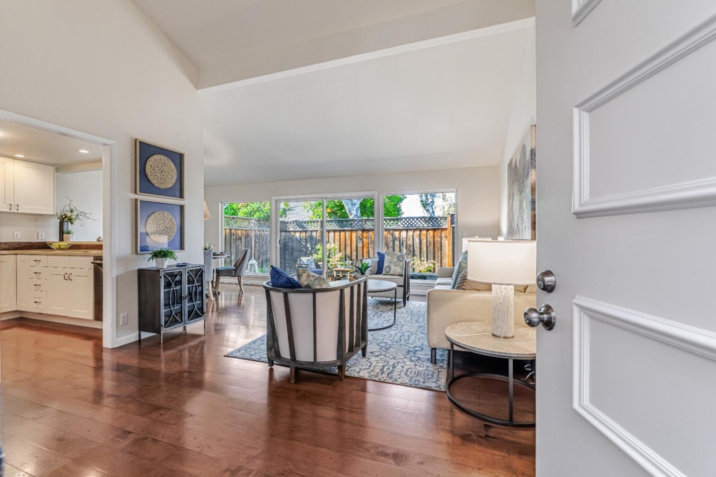 Detail Gallery Image 4 of 49 For 1415 Millich Ct, San Jose,  CA 95117 - 2 Beds | 2 Baths