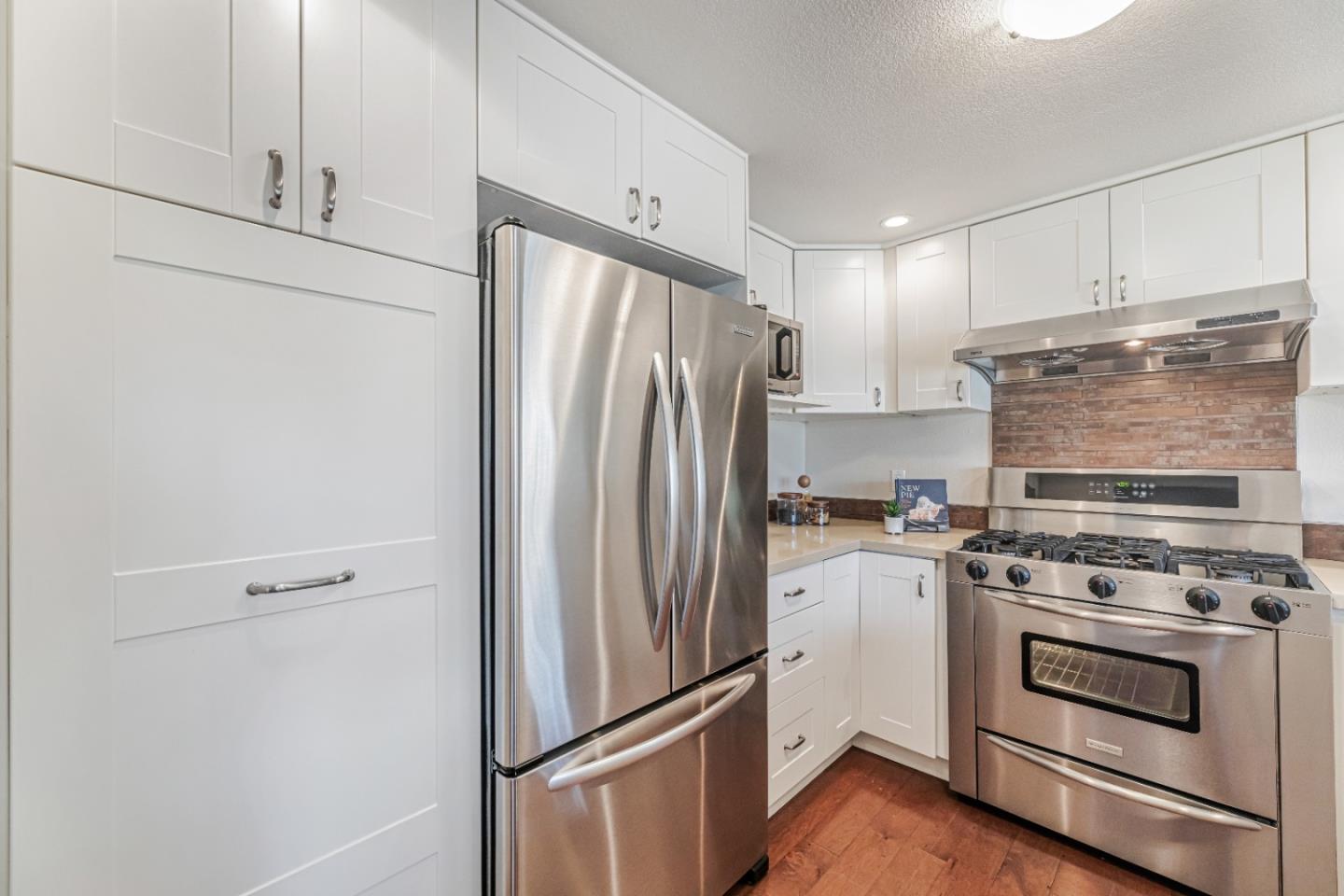 Detail Gallery Image 7 of 49 For 1415 Millich Ct, San Jose,  CA 95117 - 2 Beds | 2 Baths