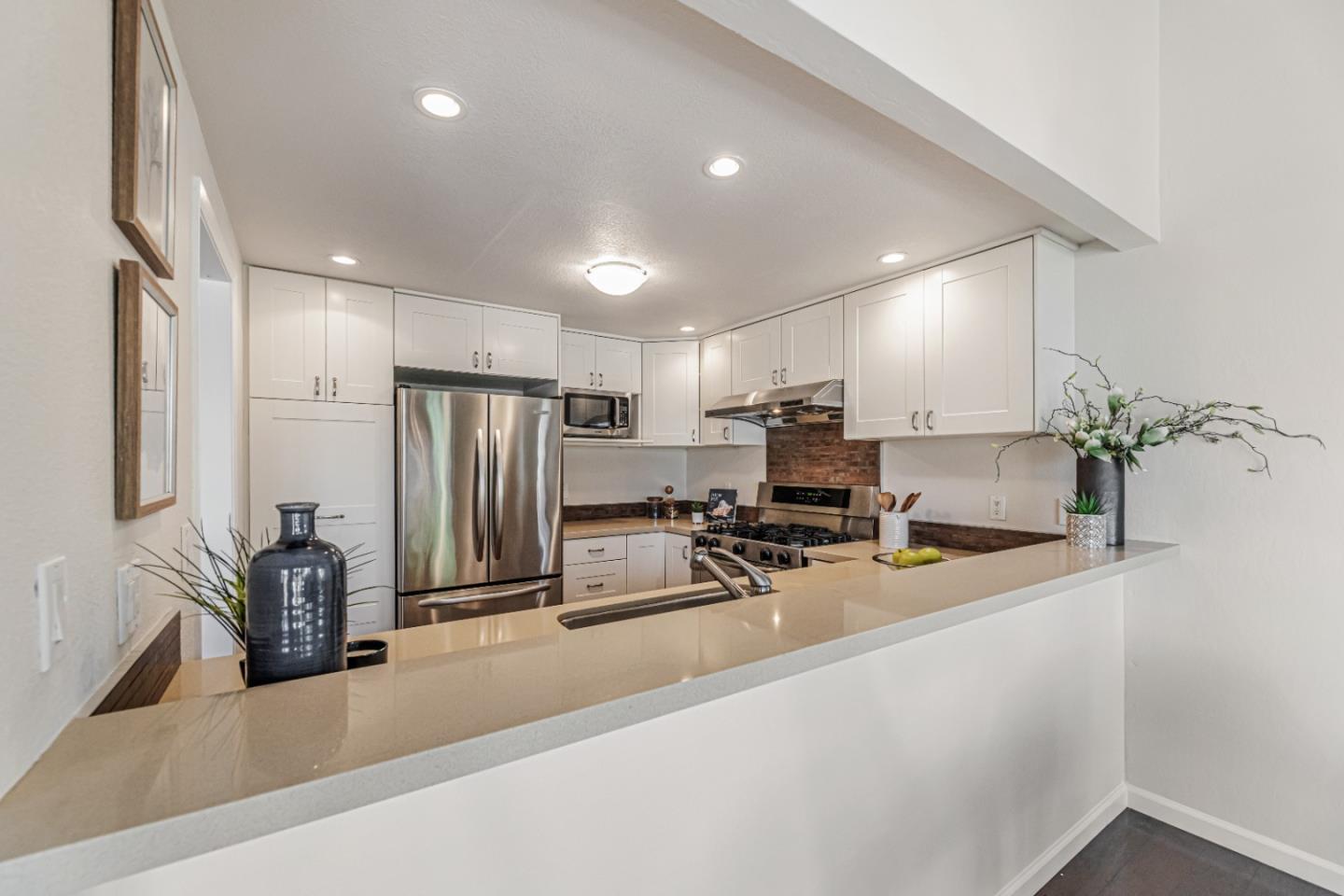 Detail Gallery Image 9 of 49 For 1415 Millich Ct, San Jose,  CA 95117 - 2 Beds | 2 Baths