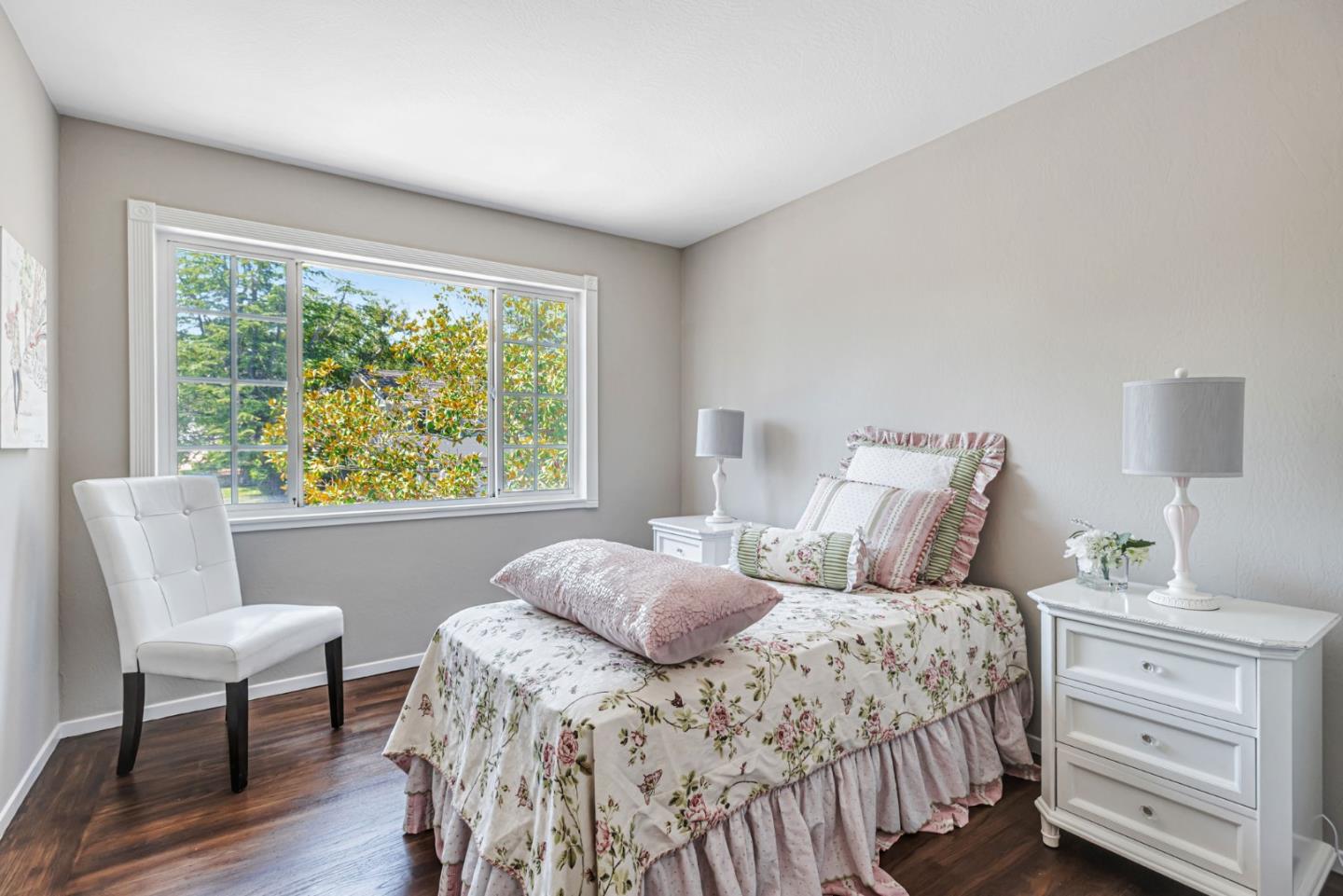 Detail Gallery Image 16 of 38 For 697 Glennan Dr, Redwood City,  CA 94061 - 3 Beds | 3 Baths