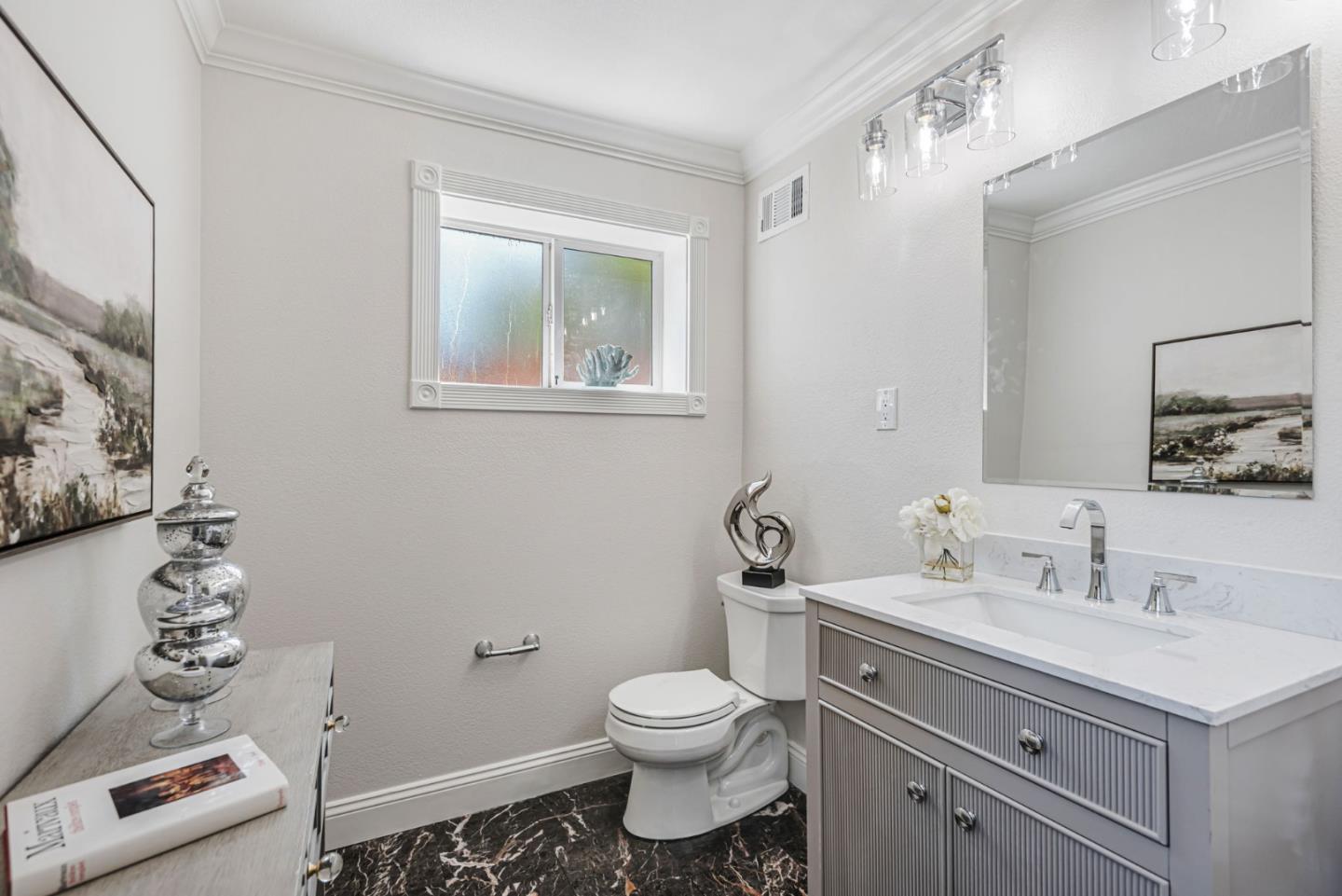 Detail Gallery Image 32 of 38 For 697 Glennan Dr, Redwood City,  CA 94061 - 3 Beds | 3 Baths