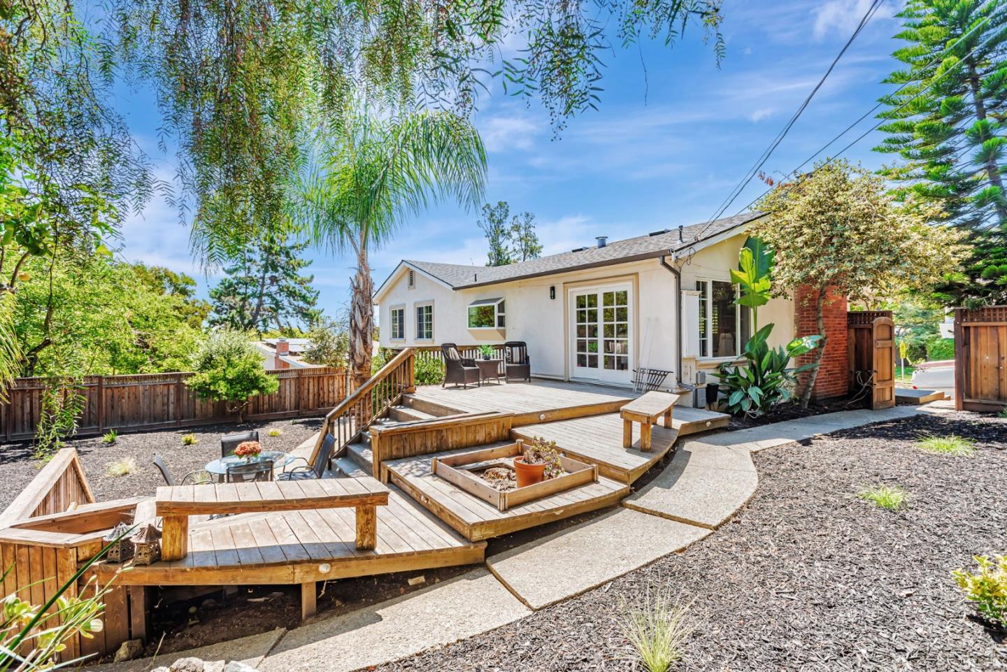Detail Gallery Image 37 of 38 For 697 Glennan Dr, Redwood City,  CA 94061 - 3 Beds | 3 Baths