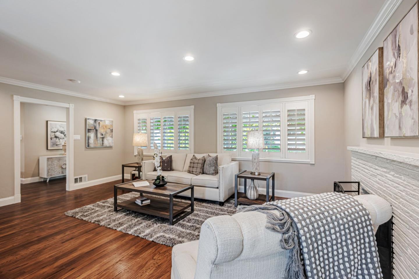 Detail Gallery Image 8 of 38 For 697 Glennan Dr, Redwood City,  CA 94061 - 3 Beds | 3 Baths