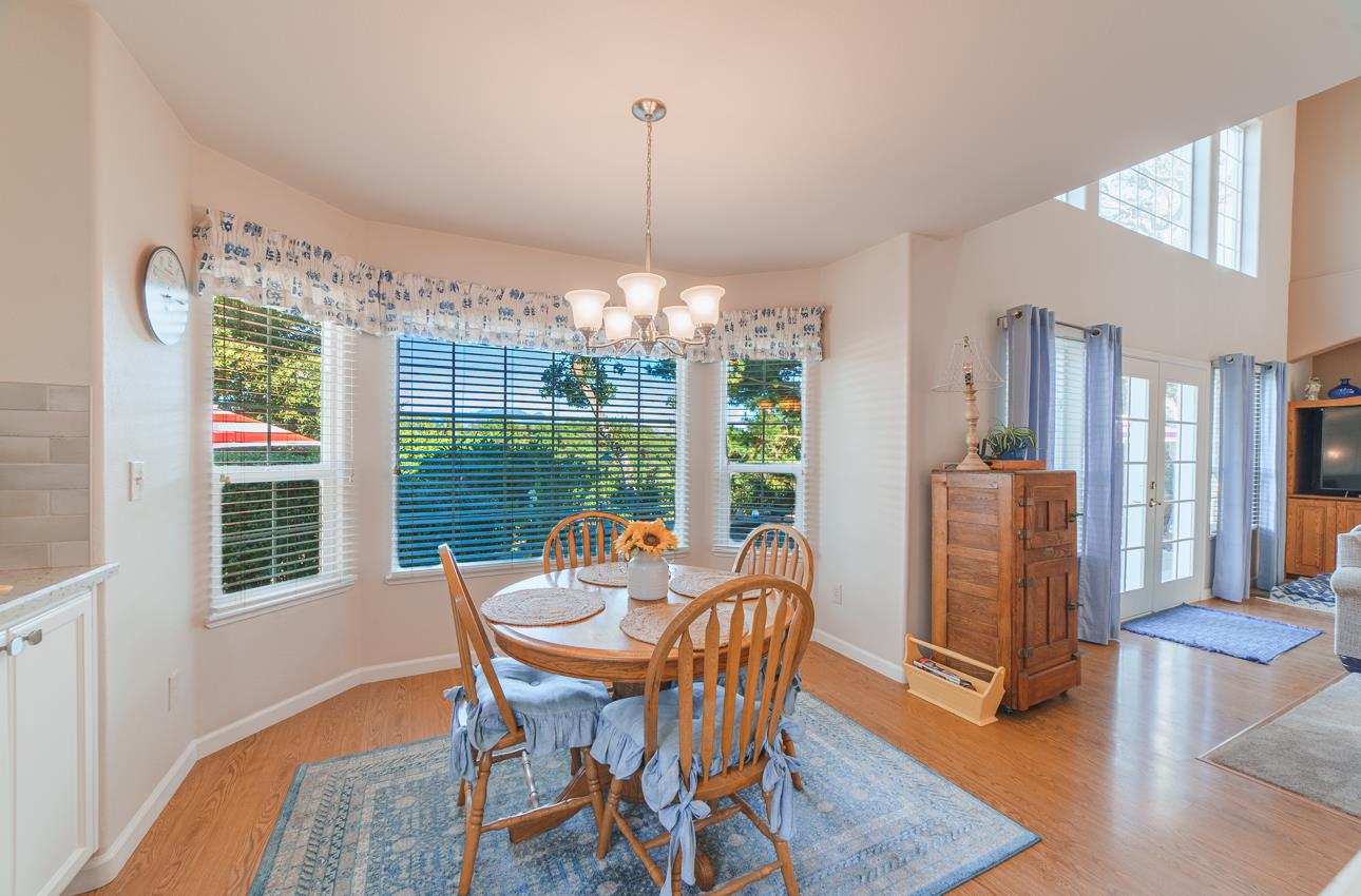 Detail Gallery Image 12 of 57 For 8631 Woodland Heights Ct, Salinas,  CA 93907 - 4 Beds | 3/1 Baths