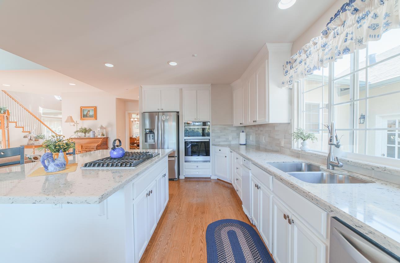 Detail Gallery Image 15 of 57 For 8631 Woodland Heights Ct, Salinas,  CA 93907 - 4 Beds | 3/1 Baths