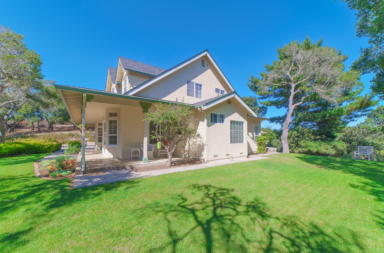 Detail Gallery Image 4 of 57 For 8631 Woodland Heights Ct, Salinas,  CA 93907 - 4 Beds | 3/1 Baths