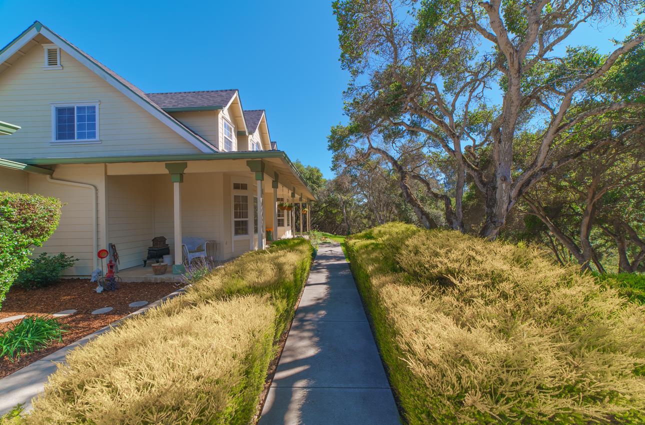 Detail Gallery Image 42 of 57 For 8631 Woodland Heights Ct, Salinas,  CA 93907 - 4 Beds | 3/1 Baths