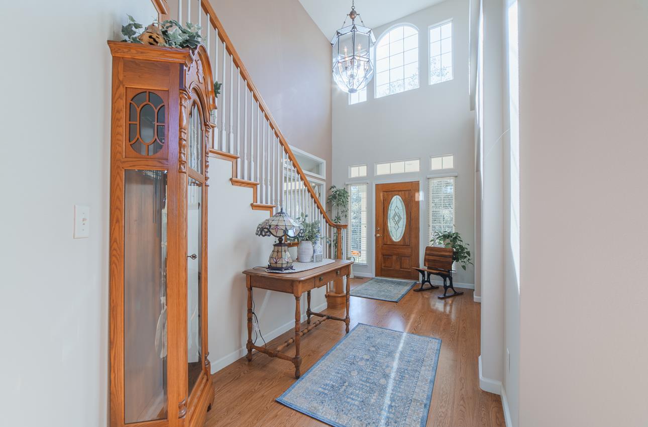 Detail Gallery Image 5 of 57 For 8631 Woodland Heights Ct, Salinas,  CA 93907 - 4 Beds | 3/1 Baths
