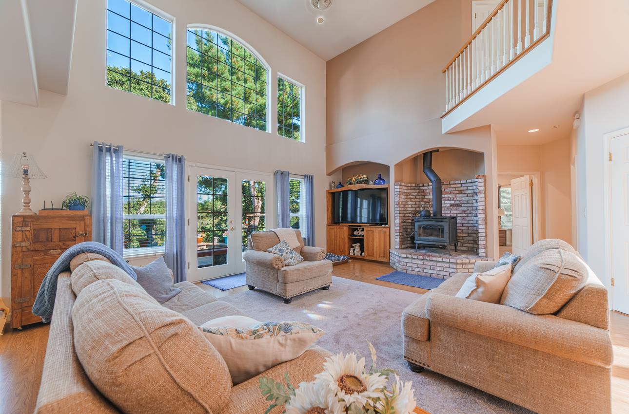 Detail Gallery Image 7 of 57 For 8631 Woodland Heights Ct, Salinas,  CA 93907 - 4 Beds | 3/1 Baths