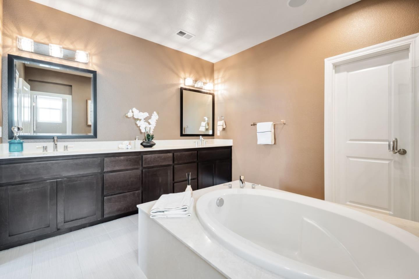 Detail Gallery Image 26 of 35 For 5460 Cahalan Ave, San Jose,  CA 95123 - 4 Beds | 3 Baths