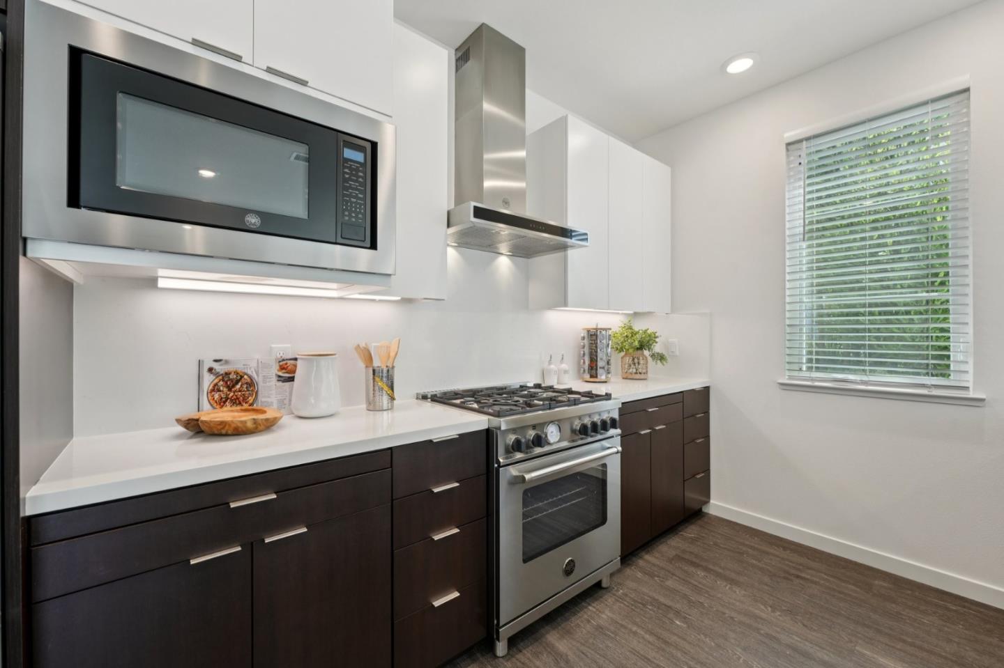 Detail Gallery Image 10 of 58 For 1850 El Camino Real #210,  Santa Clara,  CA 95050 - 3 Beds | 2 Baths