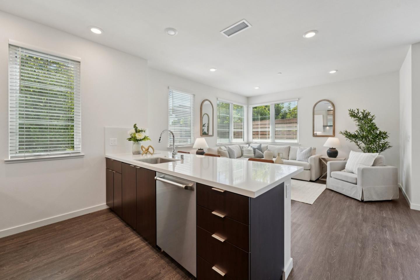 Detail Gallery Image 11 of 58 For 1850 El Camino Real #210,  Santa Clara,  CA 95050 - 3 Beds | 2 Baths