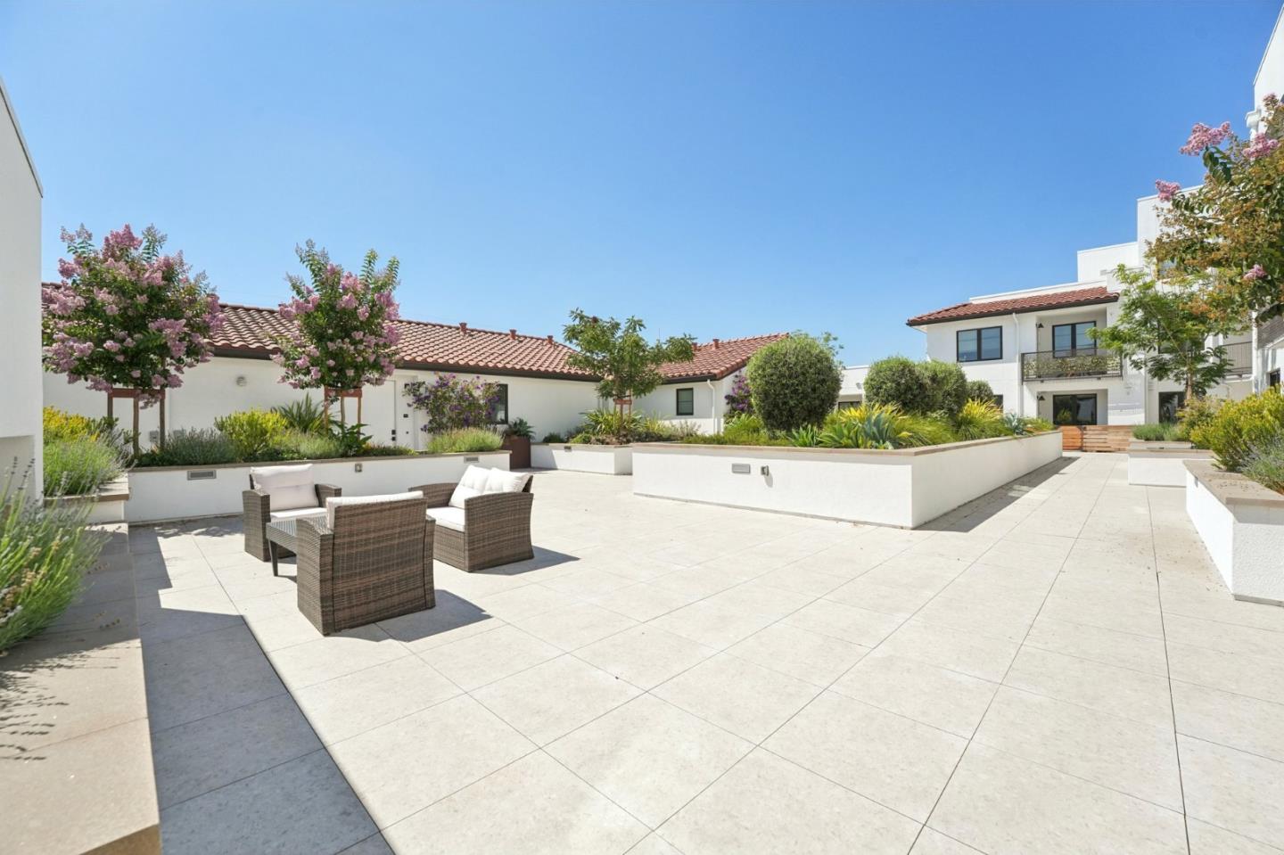 Detail Gallery Image 40 of 58 For 1850 El Camino Real #210,  Santa Clara,  CA 95050 - 3 Beds | 2 Baths