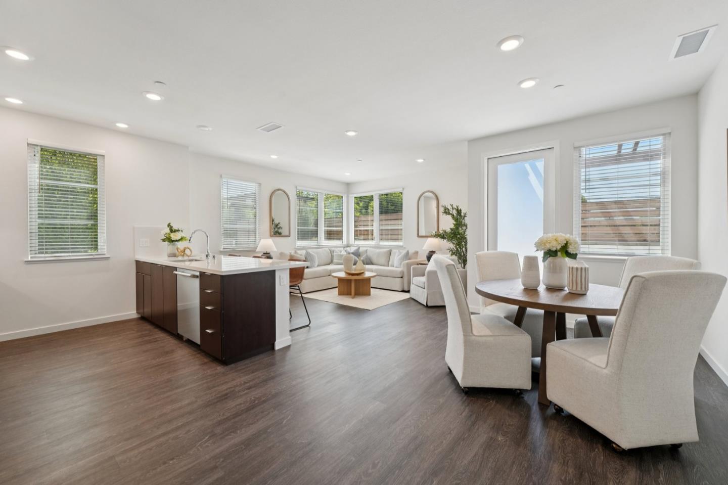 Detail Gallery Image 6 of 58 For 1850 El Camino Real #210,  Santa Clara,  CA 95050 - 3 Beds | 2 Baths