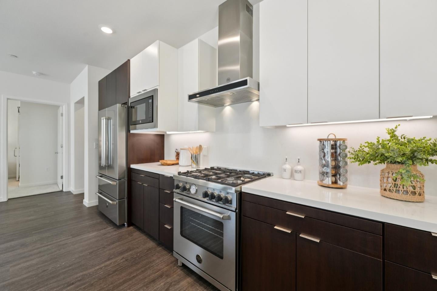 Detail Gallery Image 9 of 58 For 1850 El Camino Real #210,  Santa Clara,  CA 95050 - 3 Beds | 2 Baths