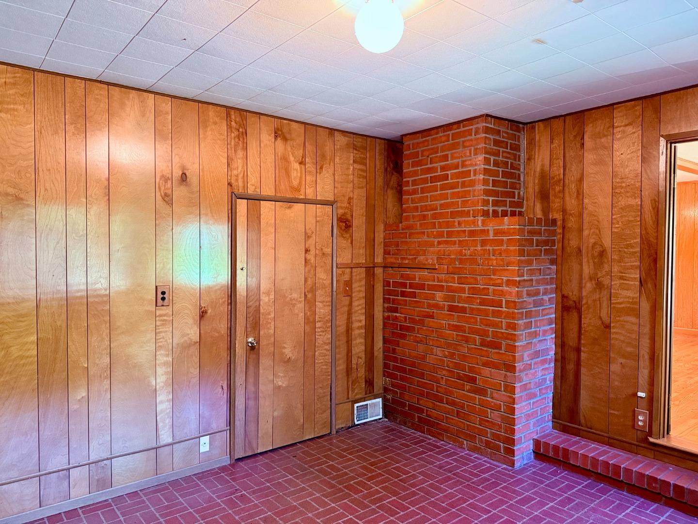 Detail Gallery Image 13 of 31 For 1389 Chelsea Dr, Los Altos,  CA 94024 - 4 Beds | 2/1 Baths