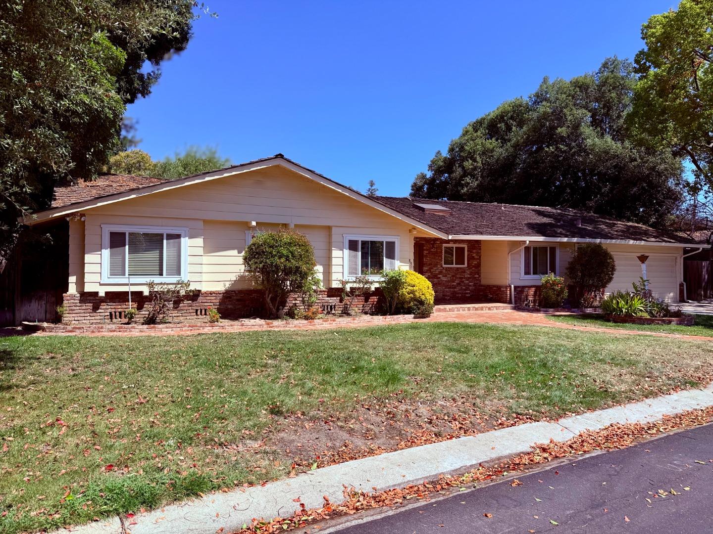 Detail Gallery Image 3 of 31 For 1389 Chelsea Dr, Los Altos,  CA 94024 - 4 Beds | 2/1 Baths