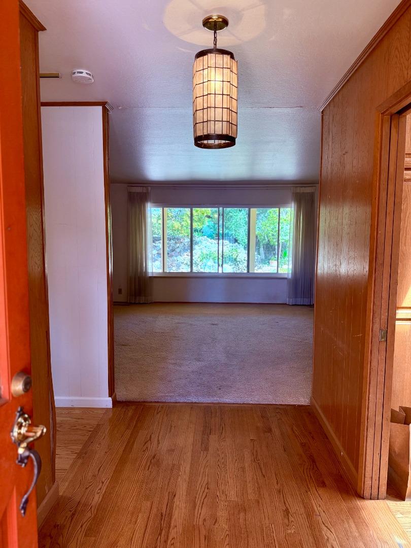 Detail Gallery Image 4 of 31 For 1389 Chelsea Dr, Los Altos,  CA 94024 - 4 Beds | 2/1 Baths