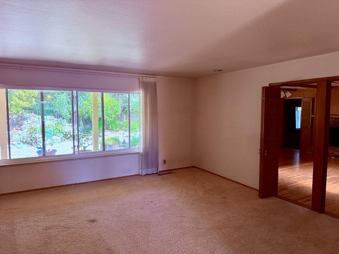 Detail Gallery Image 7 of 31 For 1389 Chelsea Dr, Los Altos,  CA 94024 - 4 Beds | 2/1 Baths