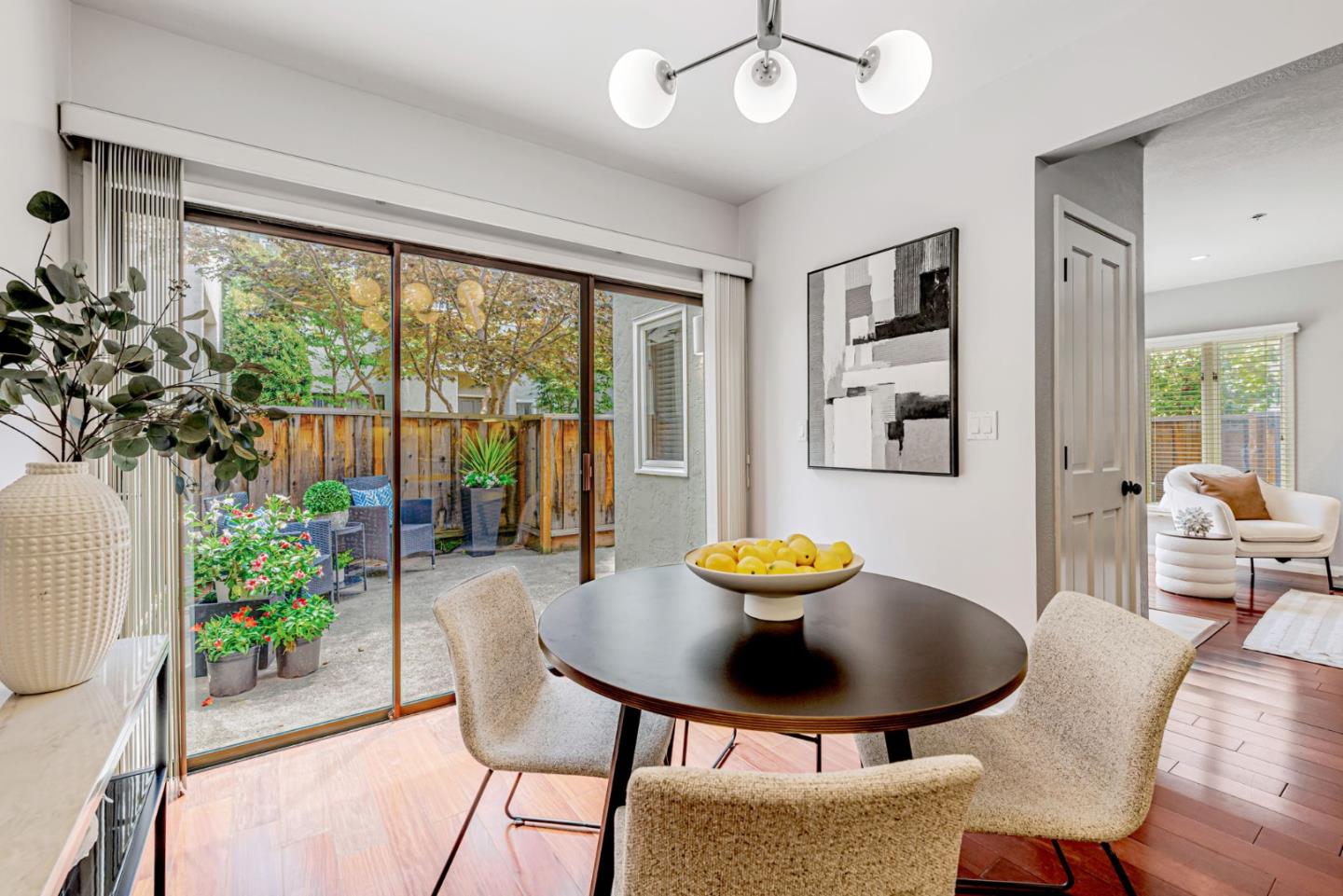 Detail Gallery Image 12 of 57 For 907 Cowper St, Palo Alto,  CA 94301 - 3 Beds | 2/1 Baths