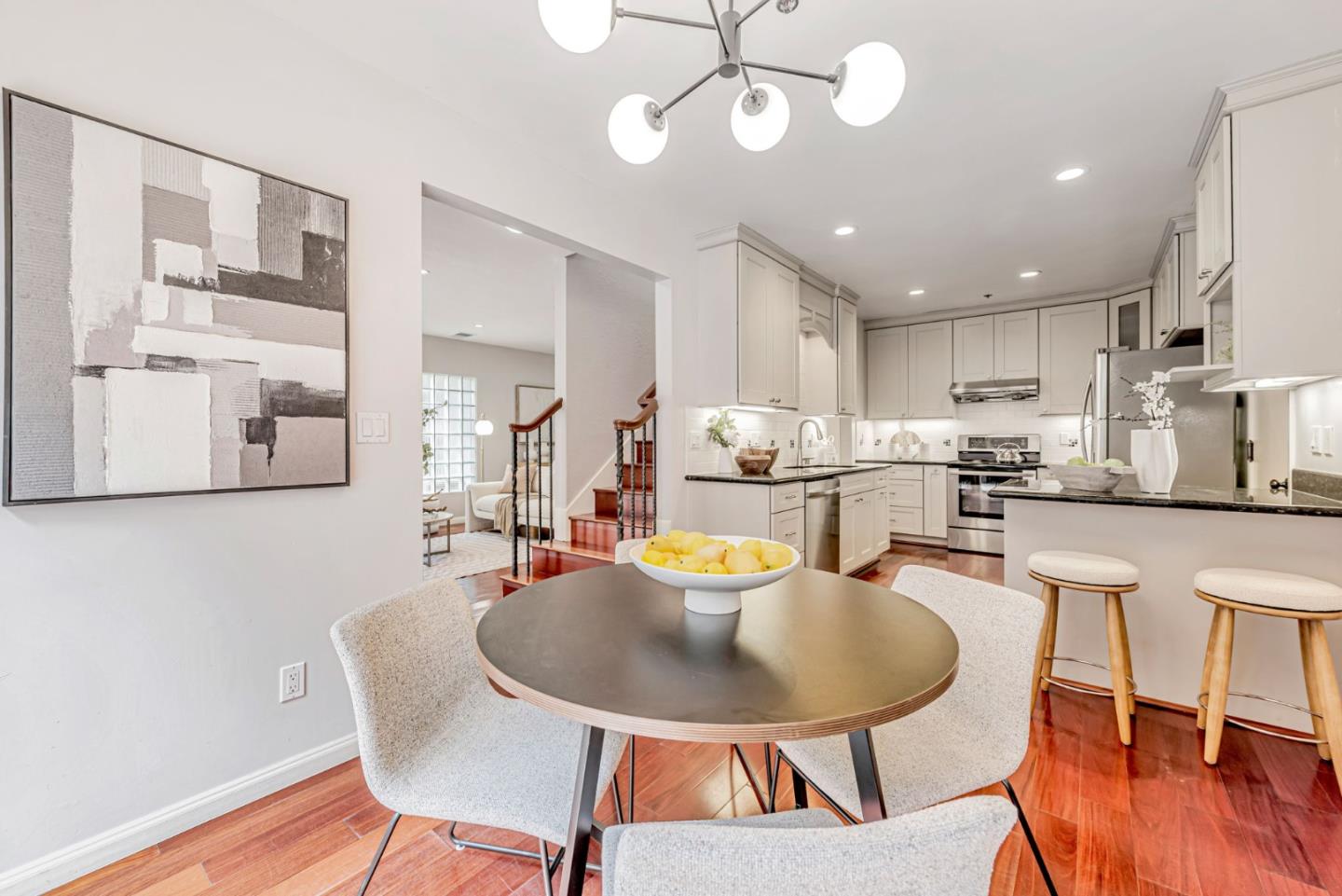 Detail Gallery Image 13 of 57 For 907 Cowper St, Palo Alto,  CA 94301 - 3 Beds | 2/1 Baths