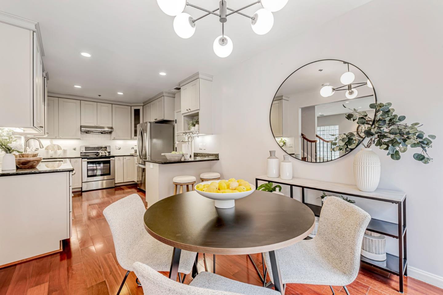 Detail Gallery Image 14 of 57 For 907 Cowper St, Palo Alto,  CA 94301 - 3 Beds | 2/1 Baths